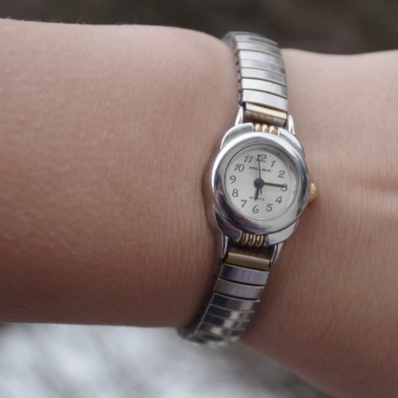 Vintage Milan Lady's Wrist Watch - Picture 3 of 6